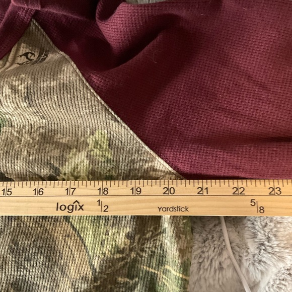 Women camo V-neck, long sleeve shirt - Picture 5 of 7